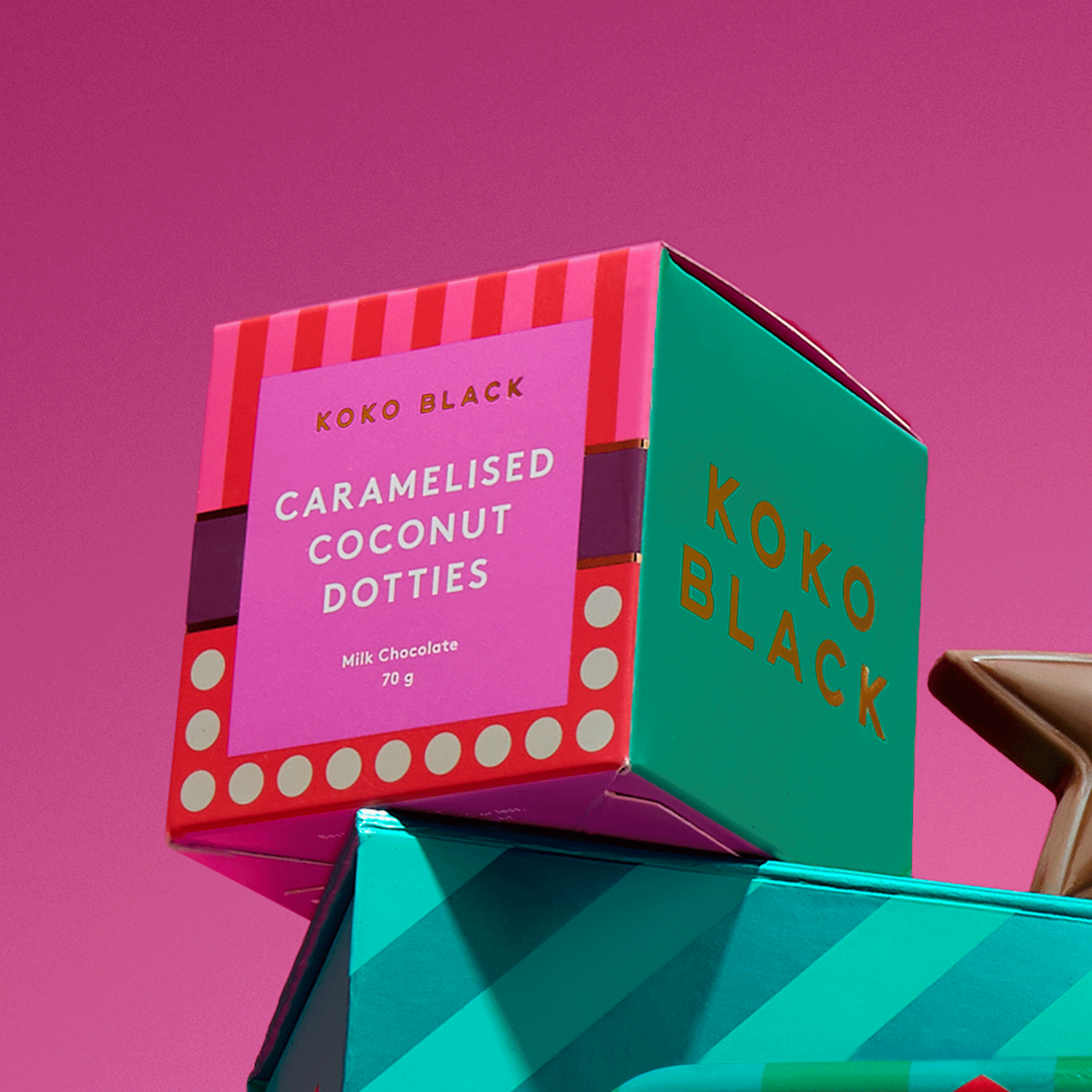 Caramelised Coconut Dotties Cube | Milk Chocolate